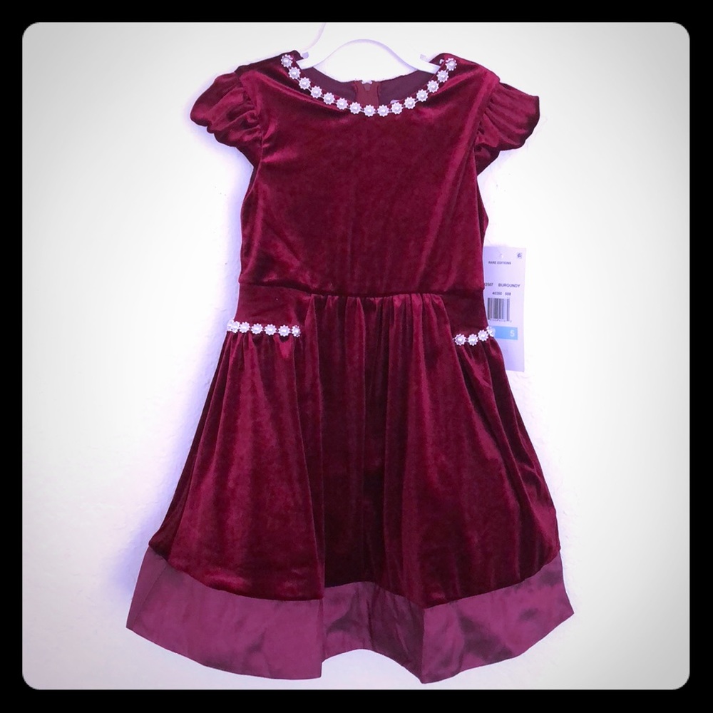 Adorable Girls Dress Size 5 NWT